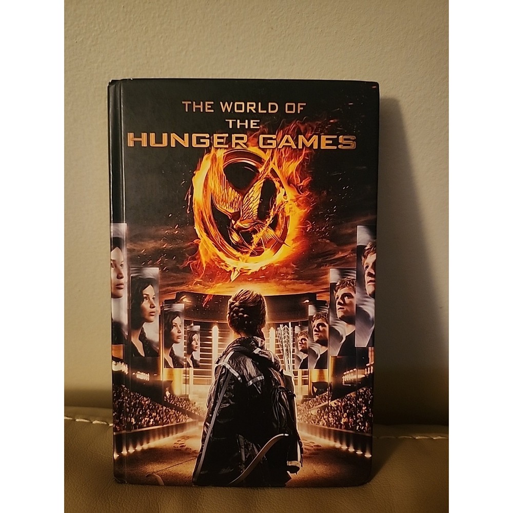 The World‎ of The Hunger Games Book 2012 Scholastic
